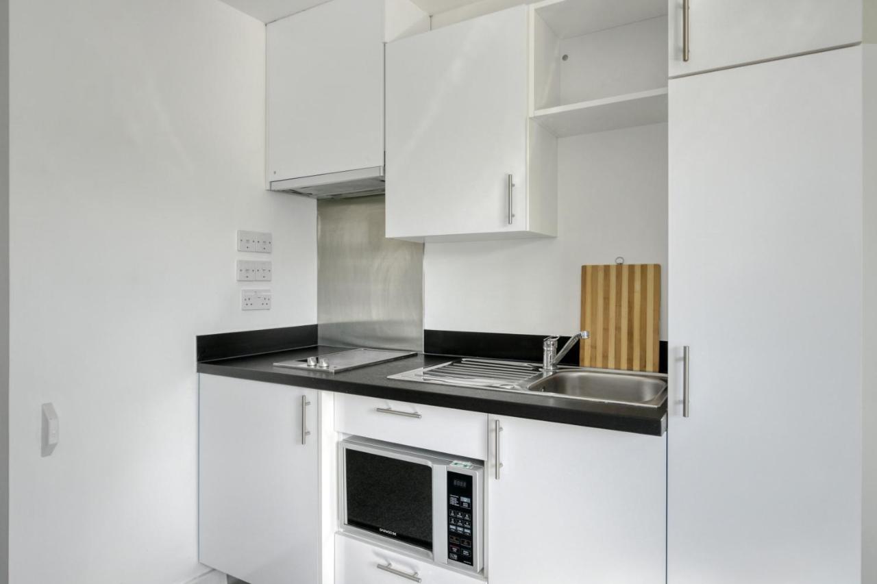 Bright & Central Studio In Luton, Sleeps 2 Luton  Exterior foto