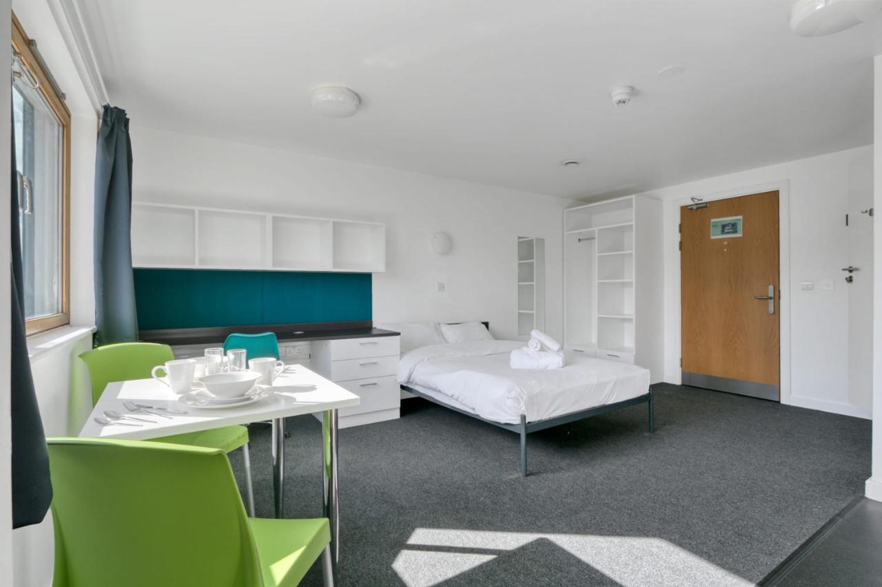 Bright & Central Studio In Luton, Sleeps 2 Luton  Exterior foto