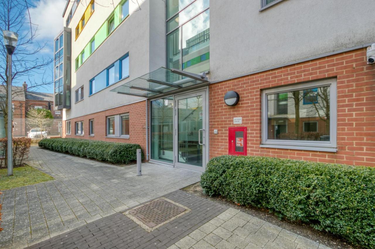 Bright & Central Studio In Luton, Sleeps 2 Luton  Exterior foto