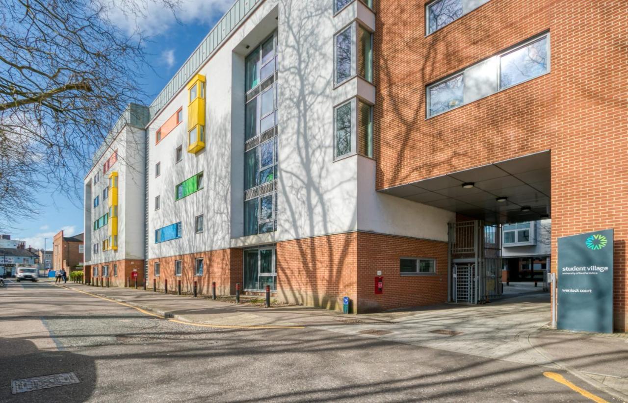 Bright & Central Studio In Luton, Sleeps 2 Luton  Exterior foto