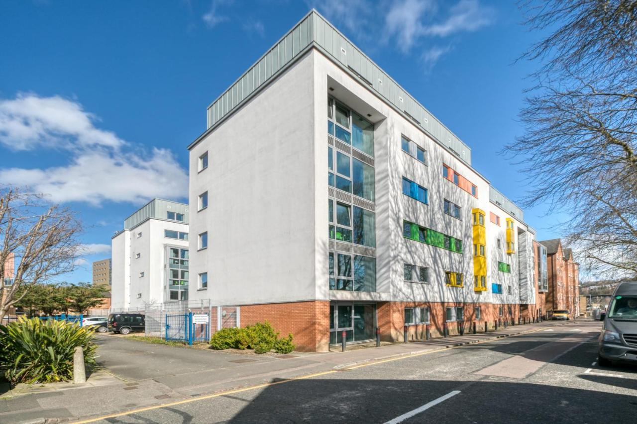 Bright & Central Studio In Luton, Sleeps 2 Luton  Exterior foto